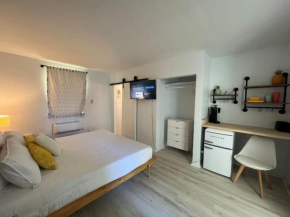 Lovely one bedroom with parking on premise